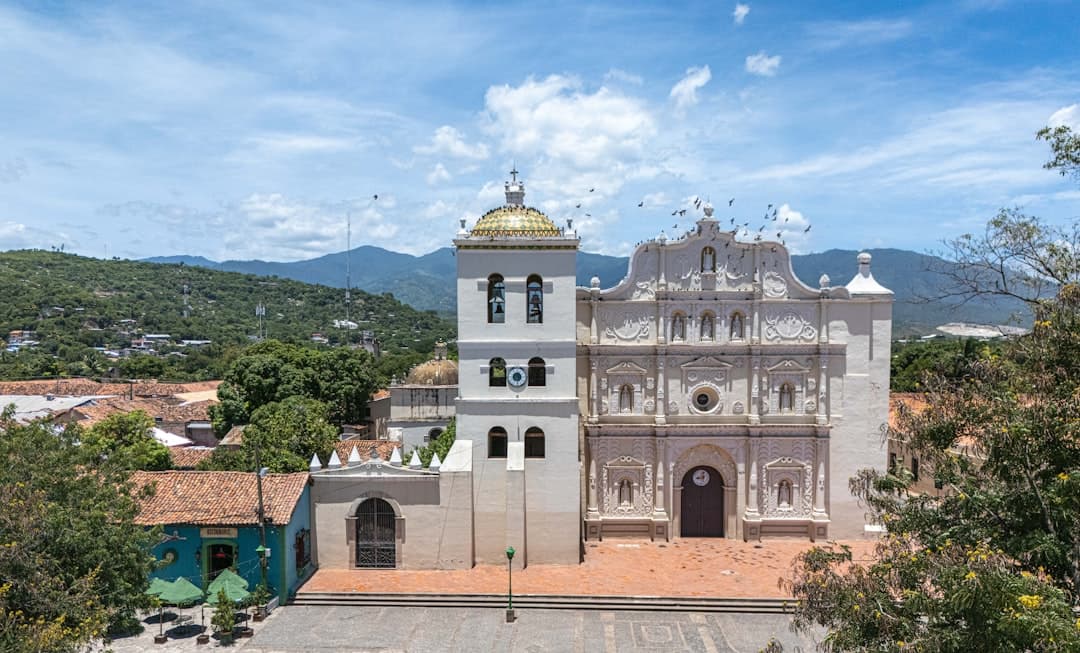 Honduras Draws Regional Travelers With Reefs, Ruins, and Cloud Forests